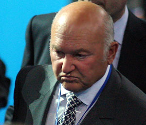 Лужков не уйдет