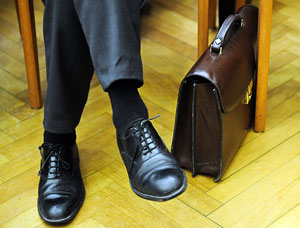 Уволить чиновников, сократить дефицит