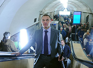 С машинами и наклейками