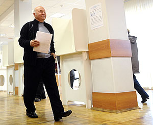 Лужкова ждут на работе