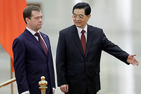 Медведев и Ху шлют сигнал Пхеньяну