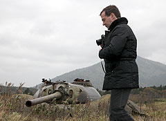 Медведев на Курилах