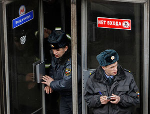 Двери закрываются, телефоны вырываются