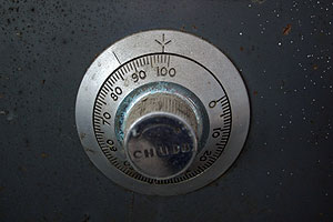 Чиновники с допуском к банковской тайне