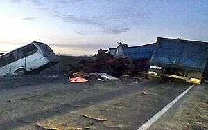 Автобус столкнулся с КАМАЗом