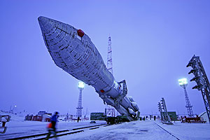 2010: спутники все еще ждут