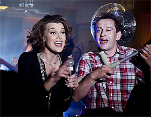 Милая  Милла в сени ходила