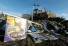 Вместо казино кафе и магазины