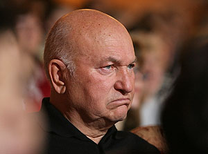 Латвия Лужкову отказала