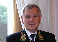 Трудно согласиться с тем, что катынский вопрос не решен