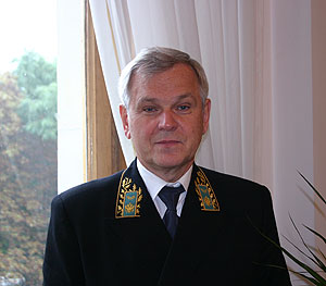 Трудно согласиться с тем, что катынский вопрос не решен