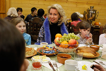 Светлана Медведева приняла участие в праздновании Масленицы в "Коломенском"