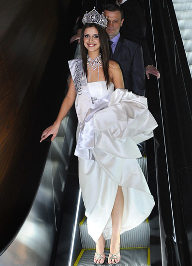 После церемонии награждения конкурса красоты "Мисс Россия – 2011" в концертном зале "Барвиха Luxury Village"