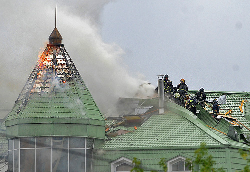 Пожар в жилом комплексе "Золотые ключи" в Москве