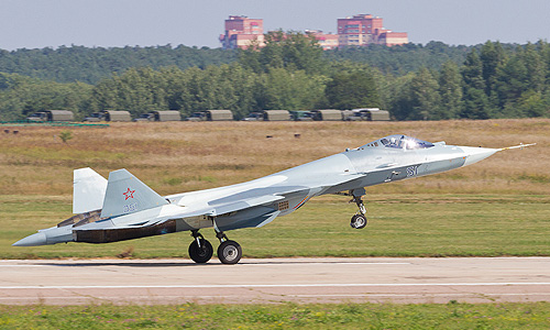 Мировой дебют перспективного авиационного комплекса фронтовой авиации (ПАК ФА) российского истребителя пятого поколения Т-50