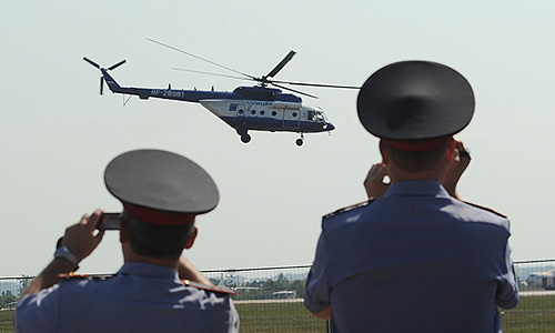 Транспортный вариант вертолета Ми-171Е (Ми-8АМТ) на открытии международного авиасалона МАКС-2011 в Жуковском.