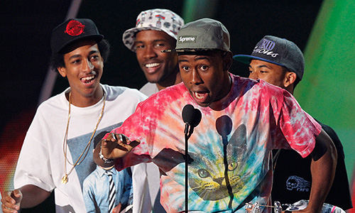 Tyler, The Creator м члены группировки Odd Future объявляют награду за лучшее хип-хоп видео, которую получила певица Nicki Minaj.