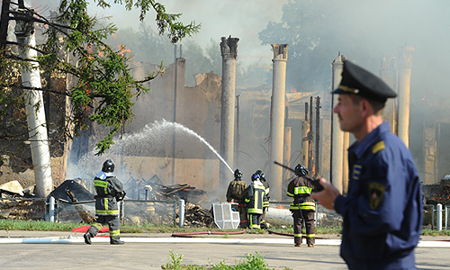Тушение пожара в павильоне "Ветеринария" на территории ВВЦ.