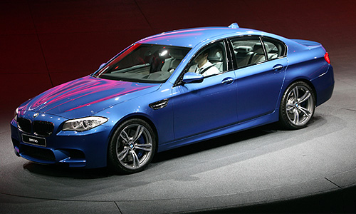Немецкий концерн BMW представит во Франкфурте новую серию M5.