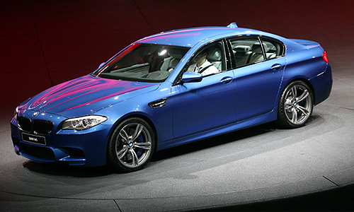   BMW      M5.