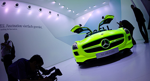Во Франкфурте выставлен новый электрокар Mercedes-Benz SLS AMG E CELL.