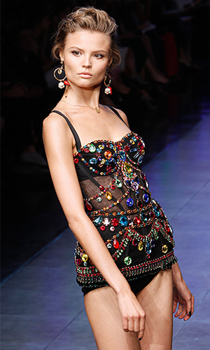 Показ женской коллекции Dolce & Gabbana весна-лето 2012 на Неделе моды в Милане.
