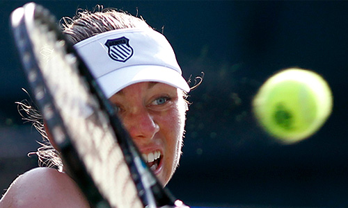 Российская теннисистка Вера Звонарева вышла в финал теннисного турнира Toray Pan Pacific Open, проходящего в Токио. В полуфинале Звонарева обыграла в двух сетах чешку Петру Квитову - 7:6, 6:0.