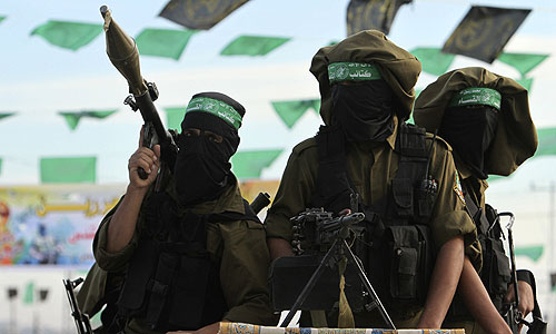 Боевики ХАМАС у пропускного пункта на юге Сектора Газа