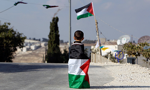 В обмен на выдачу Гилада Шалита израильская сторона обязуется освободить 1027 палестинских заключенных.