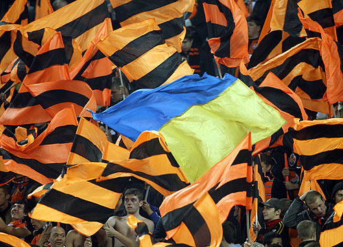 Донецкий "Шахтер" и петербургский "Зенит" сыграли вничью со счетом 2:2 в матче третьего тура группового этапа Лиги чемпионов.