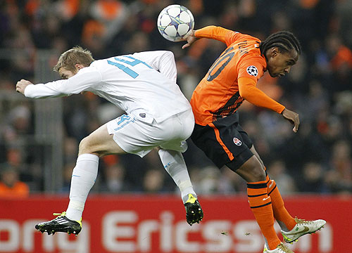 Донецкий "Шахтер" и петербургский "Зенит" сыграли вничью со счетом 2:2 в матче третьего тура группового этапа Лиги чемпионов.