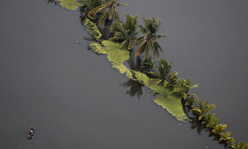 В Таиланде из-за наводнений введен режим ЧС.