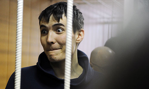 Кирилл Унчук, один из обвиняемых по делу о беспорядках на Манежной площади в декабре 2010 года, в зале заседания Тверского суда.