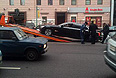 Автомобиль с "престижными" номерами попал в аварию в центре Москвы, передает корреспондент "Интерфакса". Около полудня автомобиль БМВ 7-й серии с номерами А…МР 97 столкнулся с "Ауди А6" напротив дома № 14 на Тверской улице. В результате ДТП никто не пострадал.