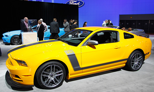 На Международном автосалоне в Лос-Анджелесе представлен Ford 2013 Boss 302 Mustang.