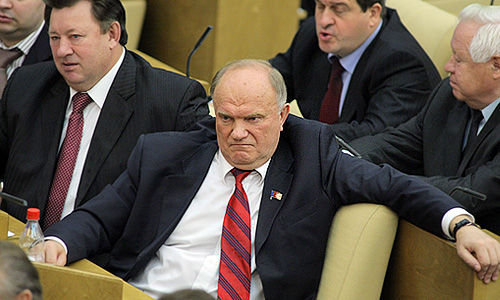 21 октября 2009г. Лидер КПРФ Геннадий Зюганов и заместитель председателя КПРФ Владимир Кашин (справа налево на первом плане) на пленарном заседании Государственной Думы РФ.