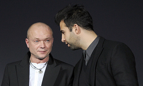 Актеры Андрей Смоляков и Иван Ургант (слева направо) на премьере фильма "Высоцкий. Спасибо, что живой" в кинотеатре "Октябрь".