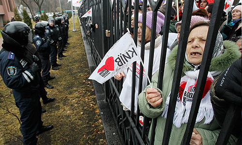 Апелляционный суд Киева не принял отвод председательствующей судье Елене Ситайло, которая рассматривает жалобу на приговор по "газовому делу" в отношении экс-премьера Украины Юлии Тимошенко. Как передает корреспондент агентства "Интерфакс-Украина", соответствующее решение суд огласил во вторник.