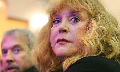 Алла Пугачева и Андрей Макаревич на собрании инициативной группы по выдвижению Михаила Прохорова кандидатом в президенты РФ в Финансовом университете.