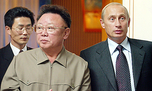 20 августа 2003г. Владимир Путин и руководитель КНДР Ким Чен Ир во Владивостоке.