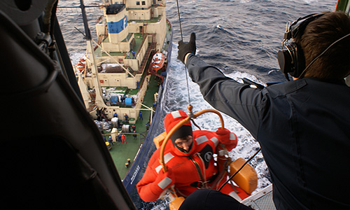 Поисково-спасательная операция в районе крушения платформы "Кольская".