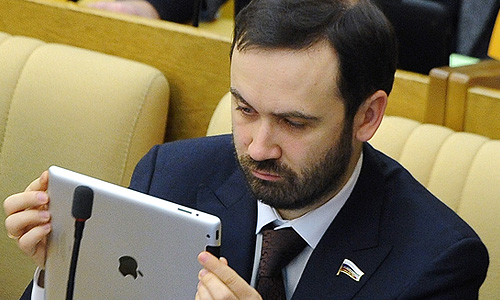 Депутат Госдумы РФ Илья Пономарев на первом пленарном заседании Государственной Думы РФ шестого созыва.