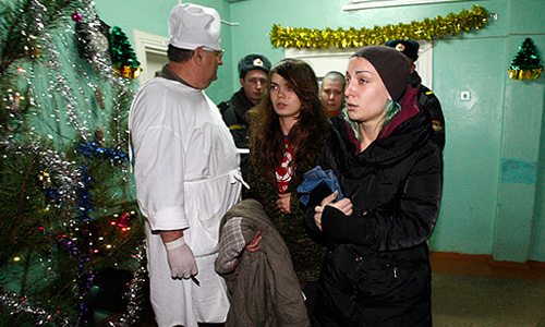 Участницы FEMEN Инна Шевченко и Оксана Шачко в районной больнице города Ельск. Активистки FEMEN заявляют об издевательствах и насилии со стороны белорусских спецслужб.