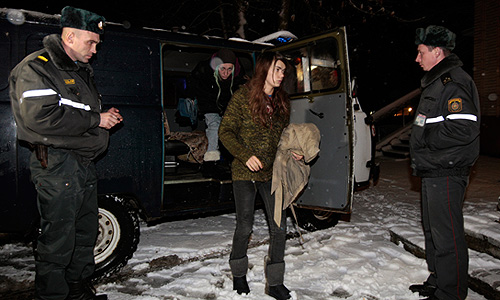 Участницы FEMEN в городе Ельск. Активистки FEMEN заявляют об издевательствах и насилии со стороны белорусских спецслужб.