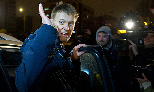 Блогер Алексей Навальный, задержанный во время акции протеста "За честные выборы", после освобождения из-под ареста.