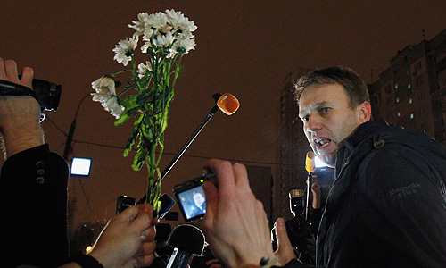 Блогер Алексей Навальный, задержанный во время акции протеста "За честные выборы", после освобождения из-под ареста.