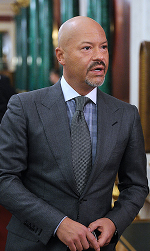 Режиссер Федор Бондарчук перед началом ежегодного послания президента России Дмитрия Медведева Федеральному Собранию РФ в Георгиевском зале Кремля.