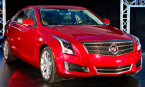 Спортивный седан Cadillac ATS 2013 года.