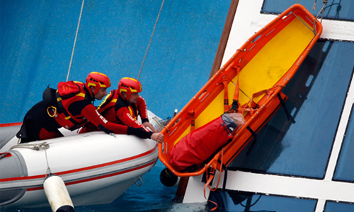 Береговой охране Италии во вторник удалось установить личности всех 29 пропавших без вести пассажиров потерпевшего крушение круизного лайнера Costa Concordia. Среди пропавших без вести 14 граждан Германии, шесть граждан Италии, четыре гражданина Франции, два гражданина США и по одному гражданину Венгрии, Индии и Перу, говорится в заявлении итальянской береговой охраны.