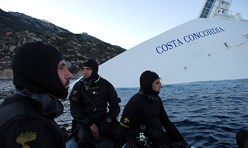       Costa Concordia   ,    "" 100  ,      Repubblica.       ,    ,  . "     ,   ,    ", -   .